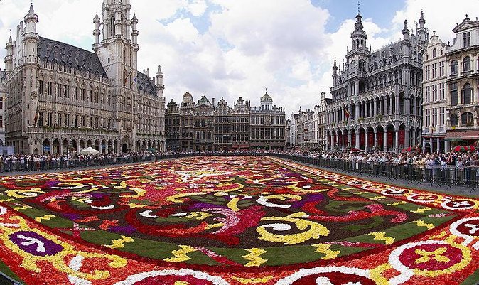 Private Tour of Brussels Local Beer & Chocolate Culture - Key Points