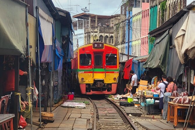 Private Tour to Railway Market and Damnoen Saduak Floating Market - Key Points