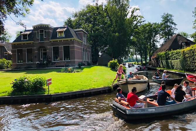 Private Tour to Zaanse Schans Giethoorn With Renting Boat - Tour Highlights