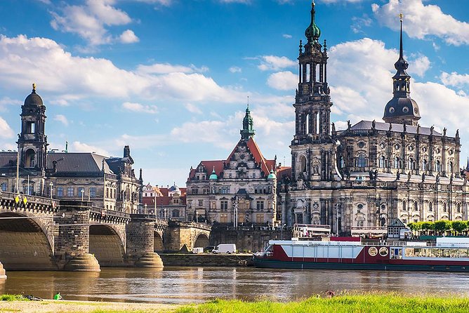 Private Transfer From Berlin to Prague With Stopover in Dresden