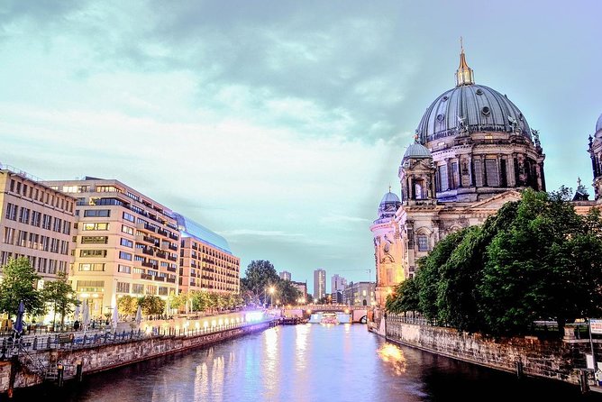 Private Transfer From Frankfurt to Berlin With 2 Hours for Sightseeing - Key Points