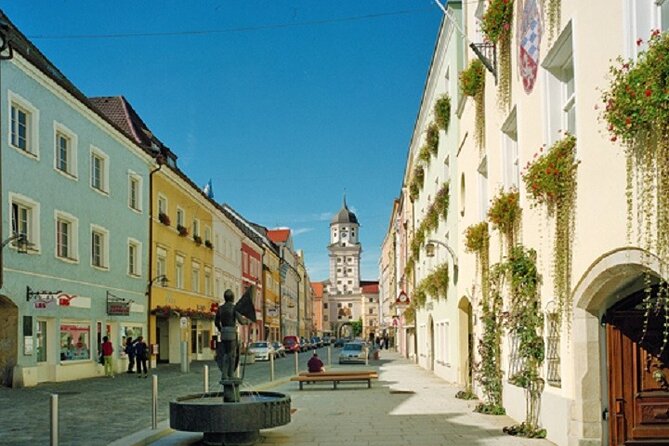 Private Transfer From Prague to Vilshofen With Stop in Č.Krumlov or Hluboká - Key Points