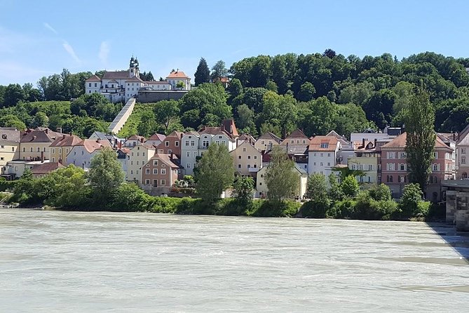 Private Transfer Prague to Passau or Passau to Prague With Stop in Cesky Krumlov - Key Points