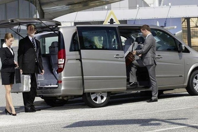 Private Transfert From Bruges to Brussels Airport by Business Car - Key Points