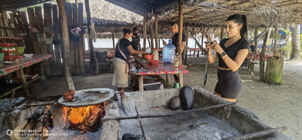 *Private Turtle Hatching 3 Palos Lagoon & Crocs Farm & Lunch - Key Points