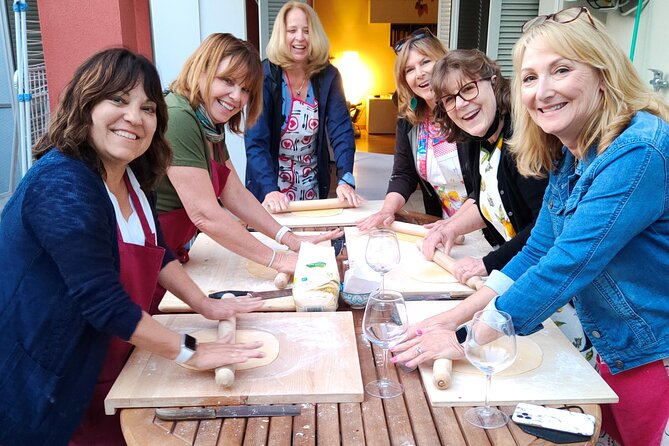 Private Tuscan Pasta Making Class and Dinner With a Local Expert in Florence - Key Points