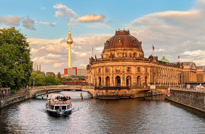 Prussian Berlin - City Tour With Puzzle Tour - Key Points