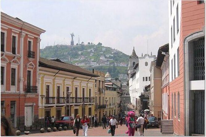 Quito Old Town Tour With Gondola Ride and Visit to the Equator - Key Points