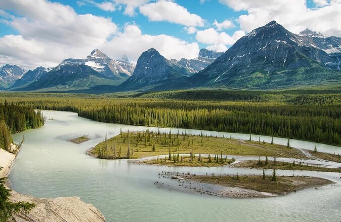 Rafting on Athabasca River Mile 5 in Jasper - Key Points