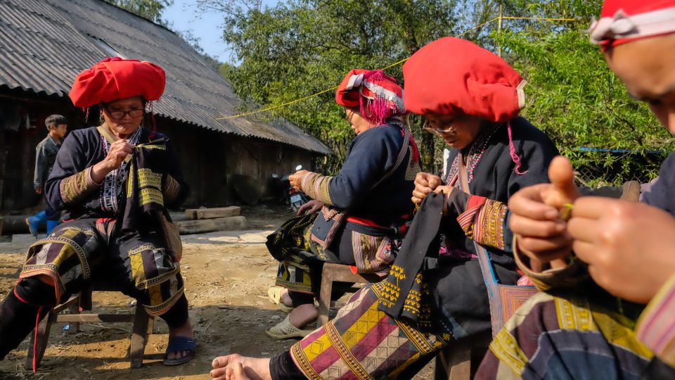 Red Dao Village Trek and Herbal Bath - Key Points