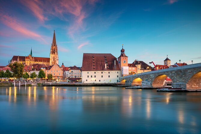 Regensburg Walking Tour With Italian Wine and Food Tasting - Key Points