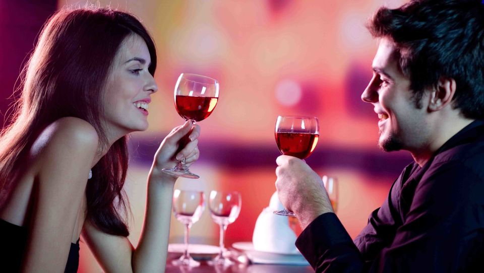 .Romantic De Luxe Bella Vista DinnerDrink & Divers 2 Drinks - Key Points