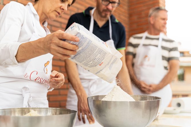 Rome Private Home-Cooking Class and Food Tasting With Wine - Key Points