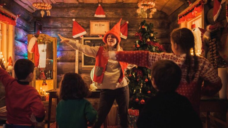Rovaniemi: Elf Hat Academy in Santa’s Village