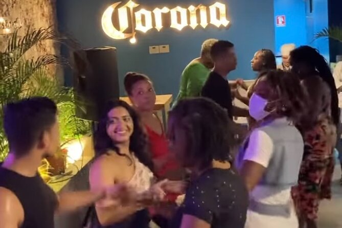 Salsa Lesson PLUS Night Out Dancing With Local Pros in Panamá - Experience Details