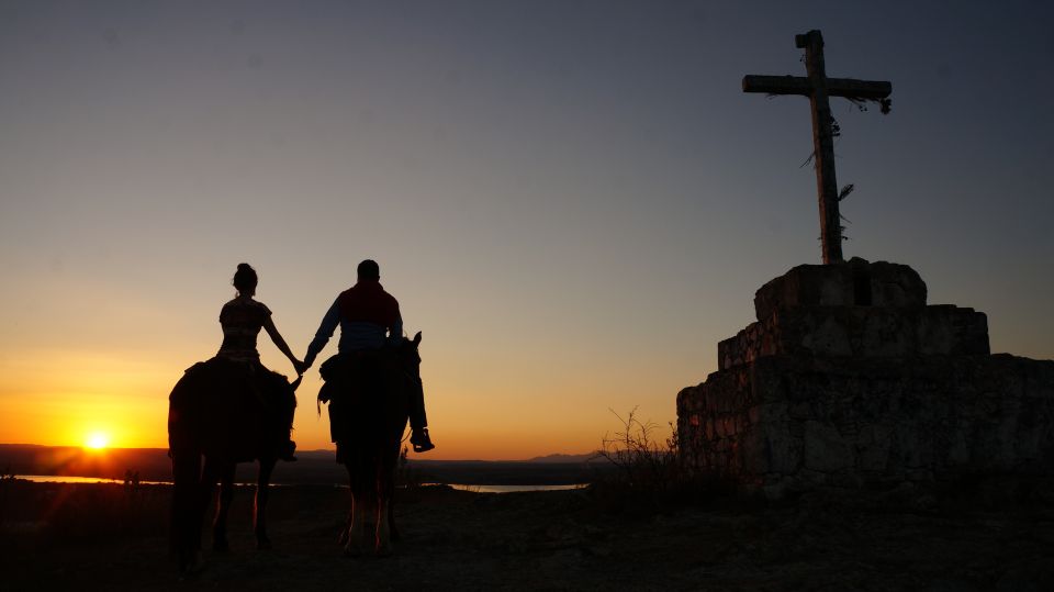 San Miguel: Romantic Horseback Riding at Sunset - Key Points