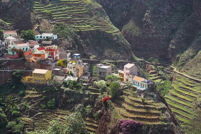 Santo Antão: Hike From Ponta Do Sol to Fontainhas to Cruzinha - Key Points