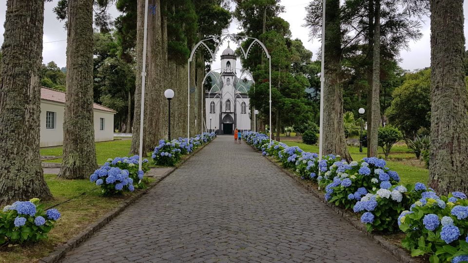 São Miguel Island: Full-Day Sete Cidades Tour - Key Points