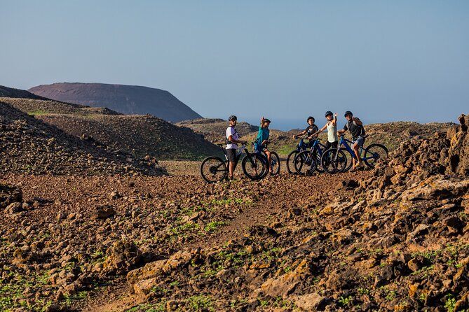Selfguided Ebike Tour to Popcorn Beach and the Northern Volcanoes - Key Points