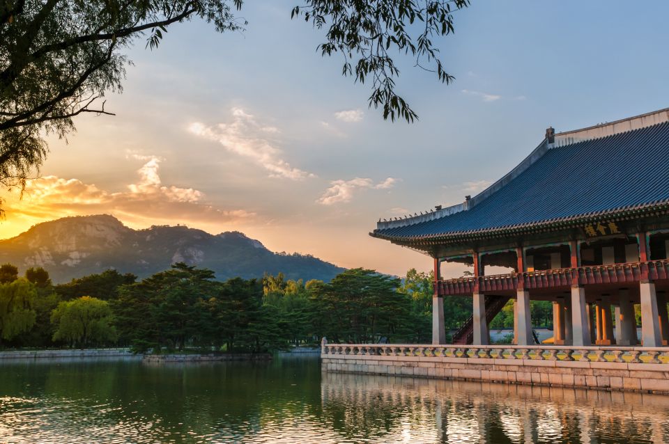Seoul: Gyeongbokgung Palace Half Day Tour - Key Points