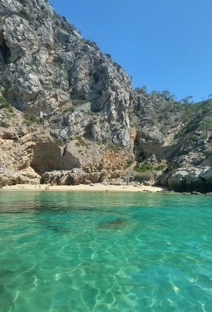 Sesimbra: Secret Bays and Beaches Boat Tour With Snorkeling - Key Points