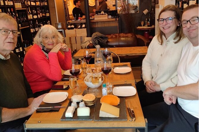 Shared Cheese Tasting With an Expert in Paris - Key Points