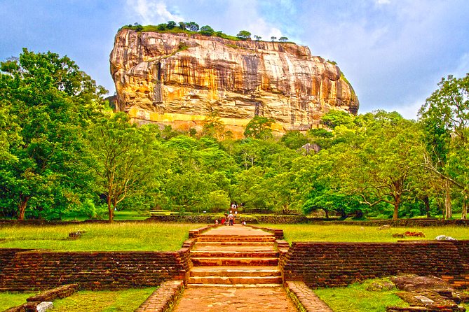 Sigiriya Rock Fortress And Dambulla Rock Cave Temple Tour (all Inclusive)