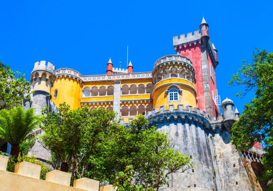 Sintra Scavenger Hunt and Sights Self-Guided Tour - Key Points