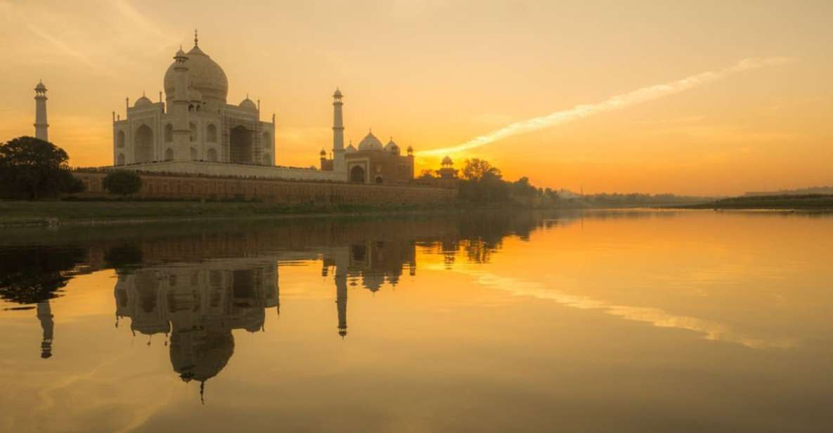 Splendor of Agra on a Day Tour by Gatimaan Train - Key Points