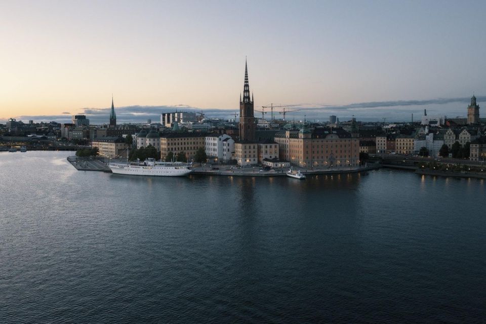 Stockholm: Highlights Guided Walking Tour - Key Points