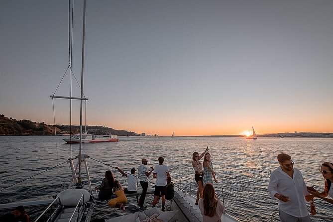 Sunset Experience: Lisbon Boat Cruise With Music and a Drink - Key Points