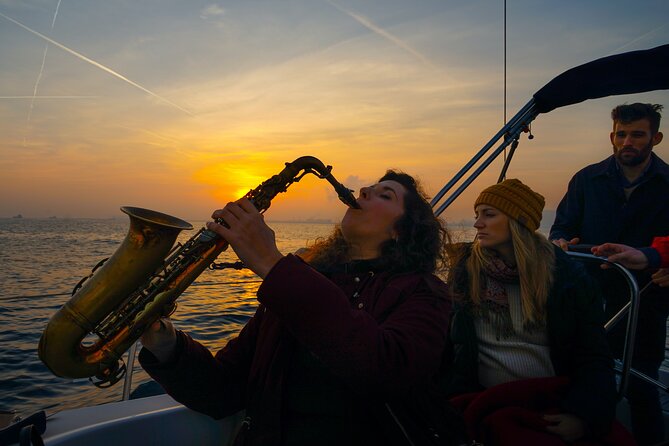 Sunset Sailing Experience With Live Sax Music in Barcelona - Key Points
