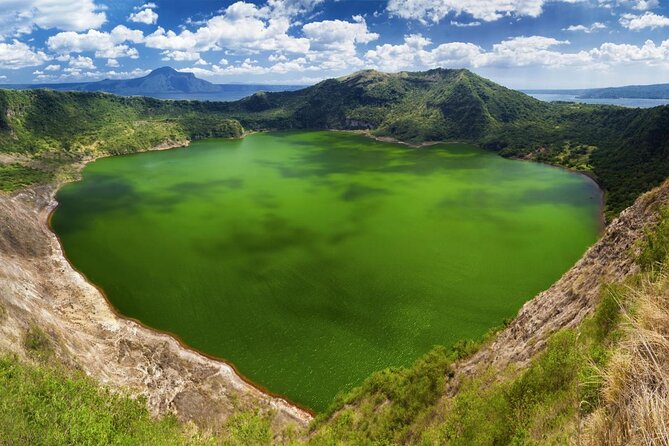 Tagaytay Ridge, Palace in the Sky, Taal Volcano From Manilla  - Luzon - Key Points