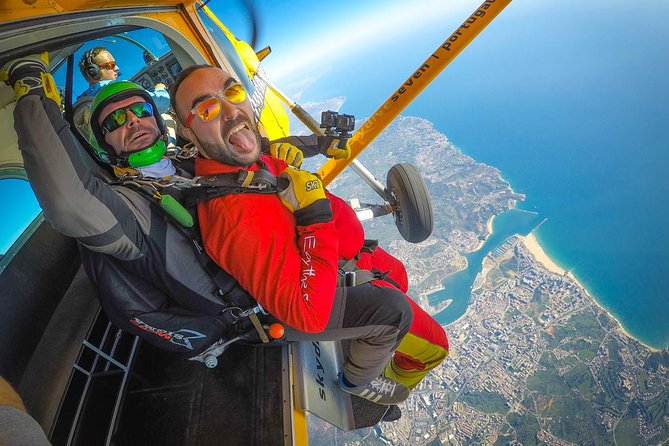 Tandem Skydiving Algarve From 15.000ft — 5000m - Key Points