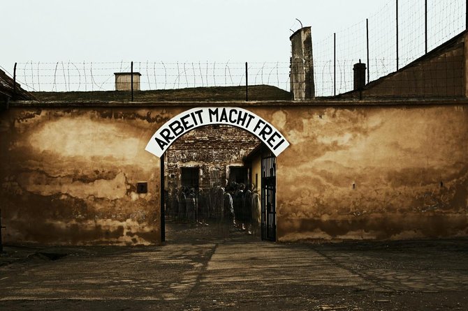 Terezin in Spanish With Tickets and Transportation From Prague. - Key Points