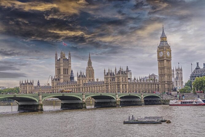 The Eye, Westminster, and Buckingham Palace: A Self-Guided Audio Tour of London - Key Points