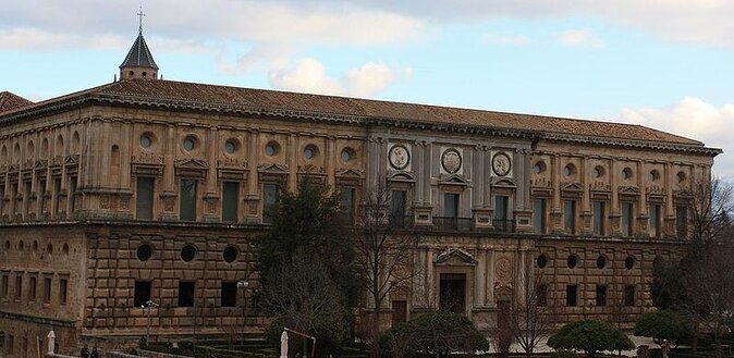 The Guided Tour in Alhambra With Polish Guide - Key Points