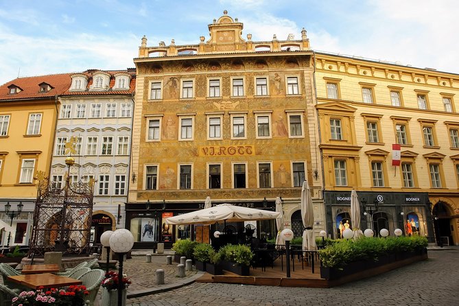 The Old Town: SELF-GUIDED WALKING TOUR (Prague) - Key Points