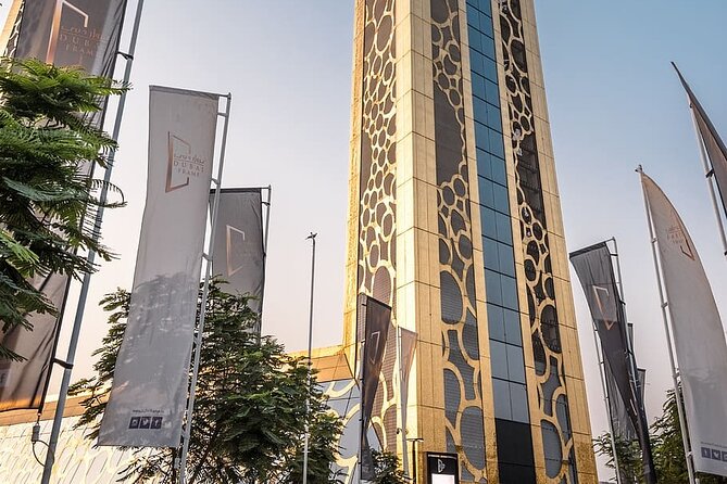 Ticket to Dubai Frame With Private Transfers - Key Points