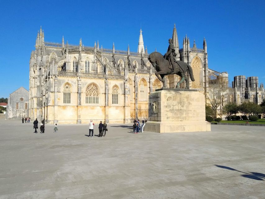 Tour Fátima, Batalha, Nazaré, and Óbidos - Key Points