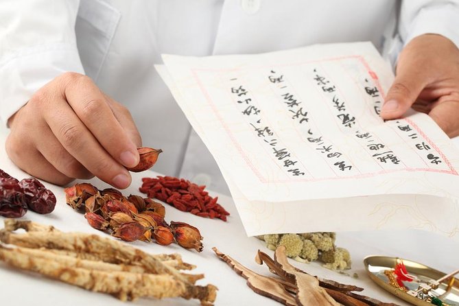 Traditional 2-Hour Chinese Medicine Lesson in Shanghai