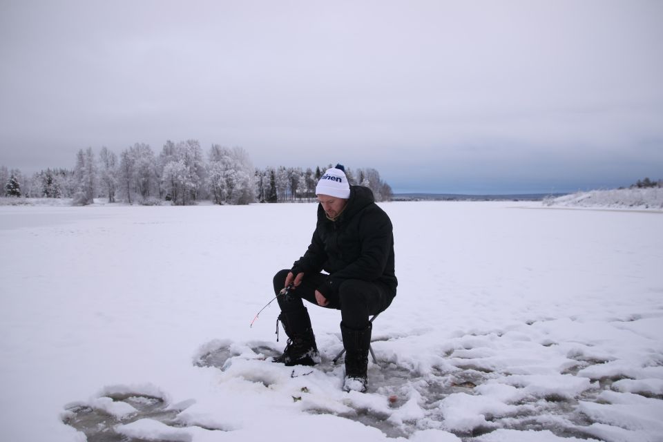 Traditional Ice Fishing Experience - Key Points