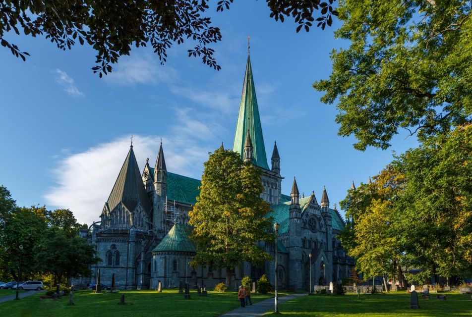 Trondheim Pur - Explore the Highlights by Bus & Walk - Key Points