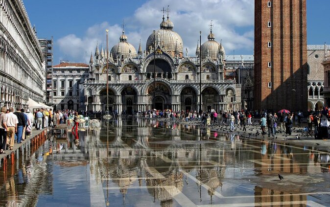 Unusual Perspectives of St Marks Museum and Basilica - Key Points