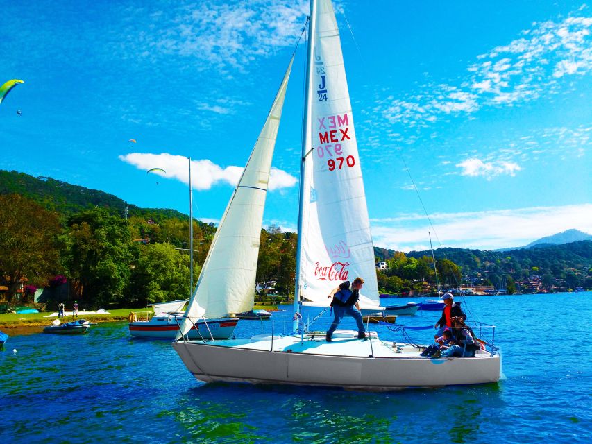 Valle De Bravo: Sailboat Tour Over the Lake. - Key Points