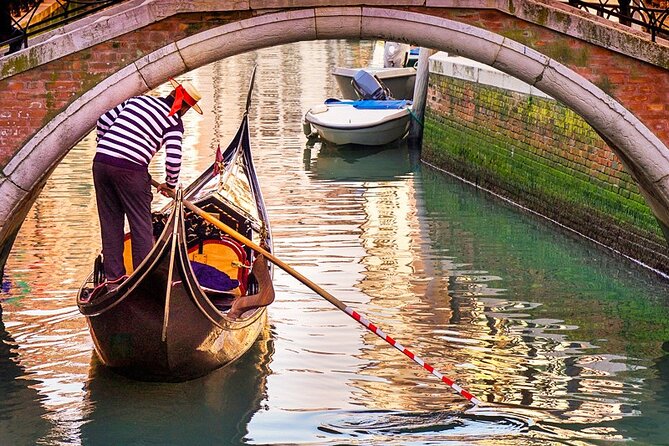 Venice: 2 Hours Morning Walk Tour With Gondola Glide - Meeting Point Details