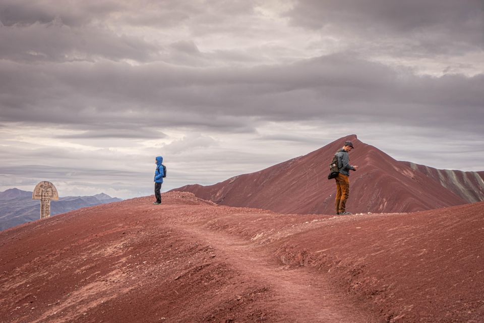 Vinicunca: Serene Sunrise Without Crowds. - Key Points
