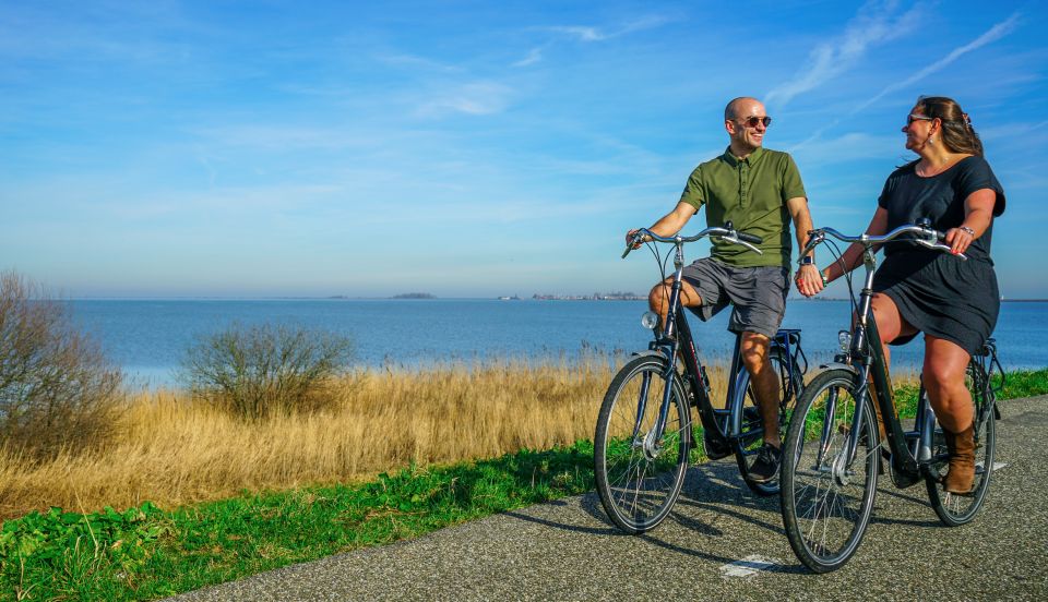 Volendam: Bike Rental With Suggested Countryside Route - Key Points
