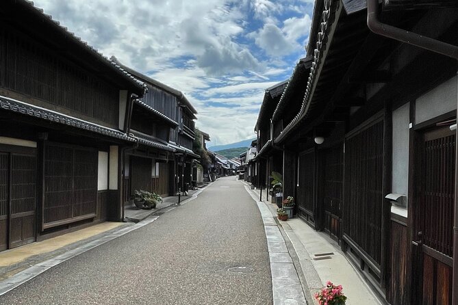 Walk on the Old Tokaido Road and Experience Aizome/Indigo Dyeing - Key Points