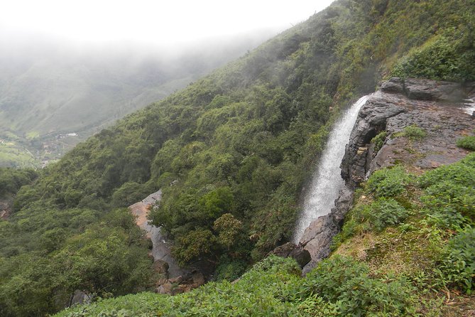 Waterfall Trekking in Knuckles Mountain Range - Key Points